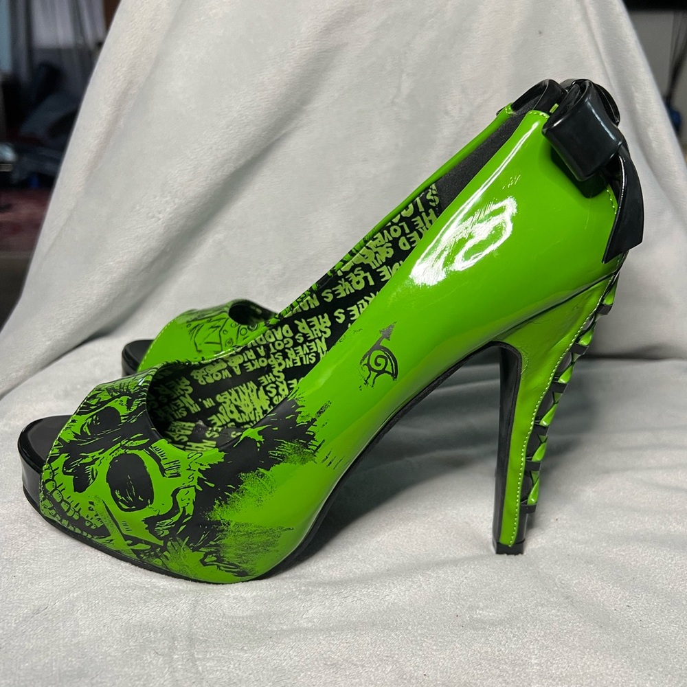American Nightmare | Iron Fist x Just Fab | Green Skull Platform Heels - Picture 3 of 5
